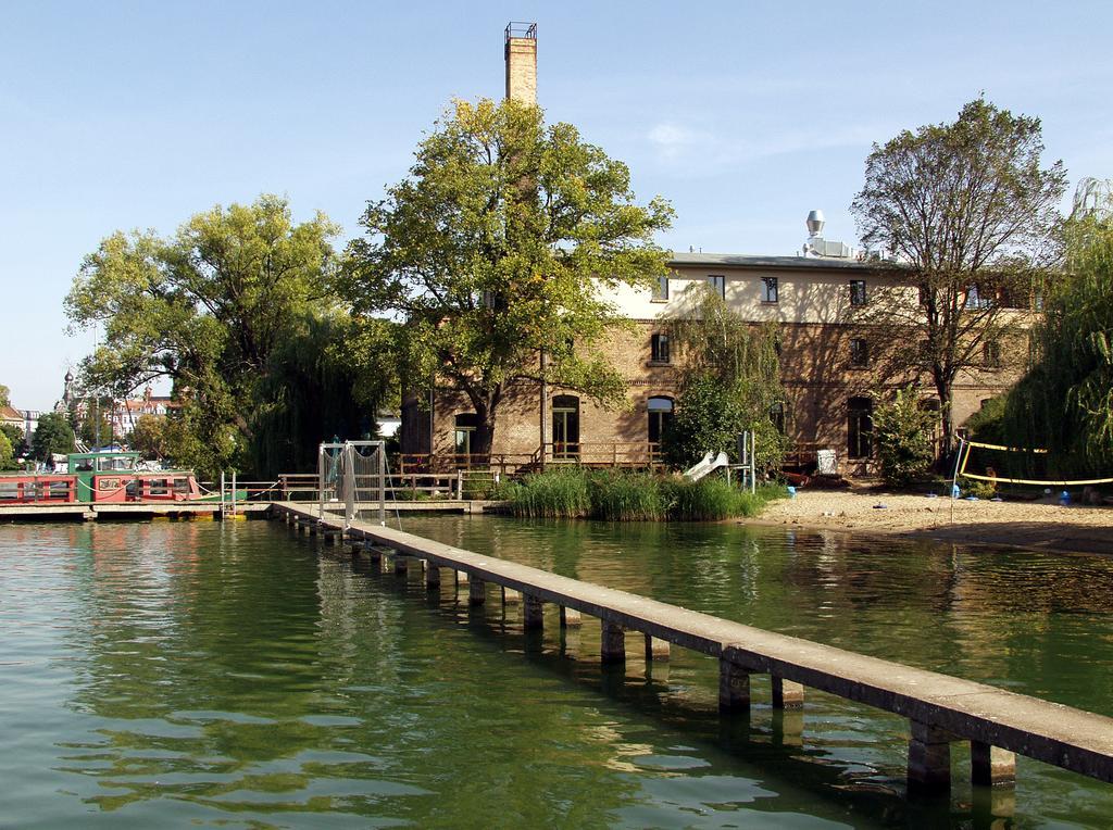 Seminar- Und Gaestehaus Flussbad Gartenstrasse Berlin Eksteriør bilde